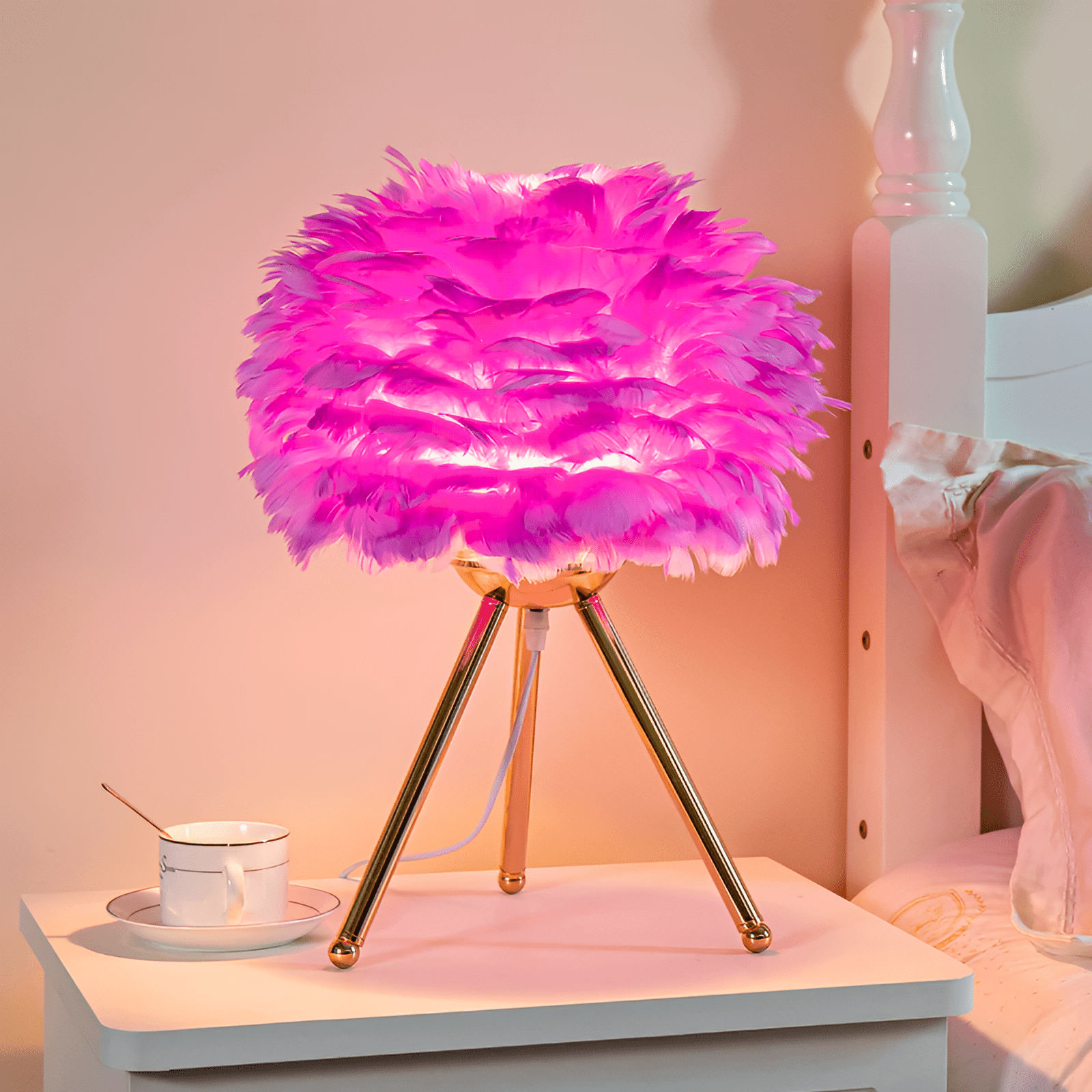 Swanis Feather Table Lamp