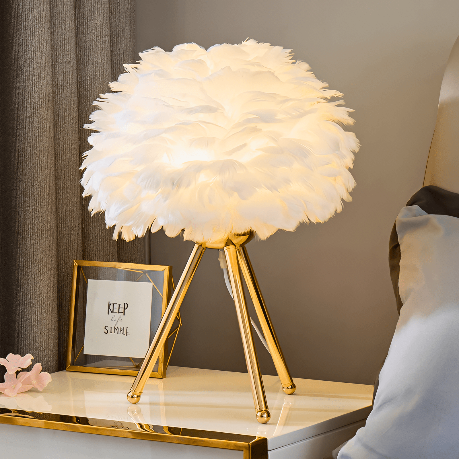 Swanis Feather Table Lamp